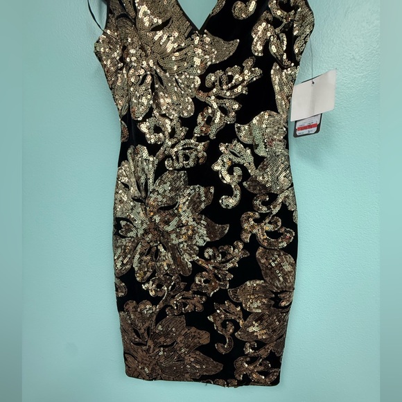 Guess velvet sequin dress in black/gold size 0 - Picture 11 of 11